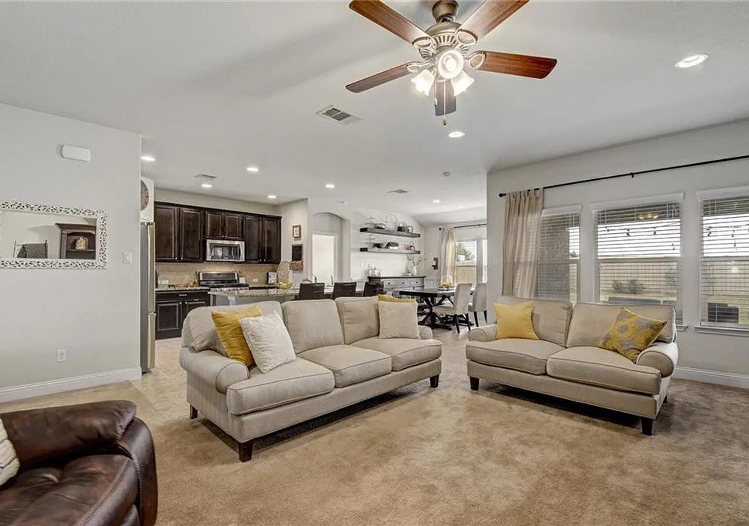 3 Bedroom 2 Bath one story home in Paloma Lake Subdivision - Round Rock — Photo 4