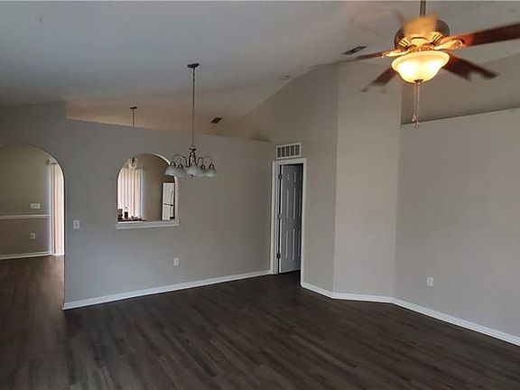 4th image of 3147 Whispering Trails St