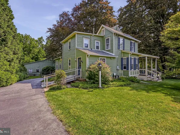 2552 Naamans Creek Rd, Upper Chichester, PA 19061