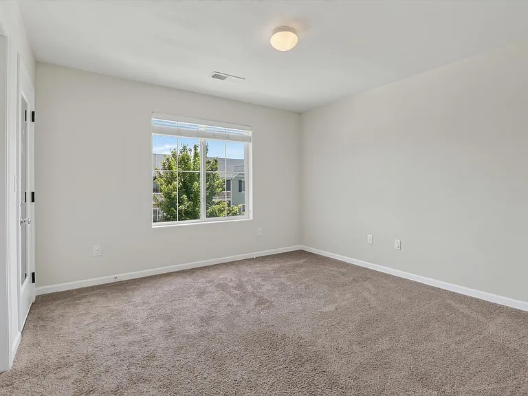 1209 Bistre St — Photo 14