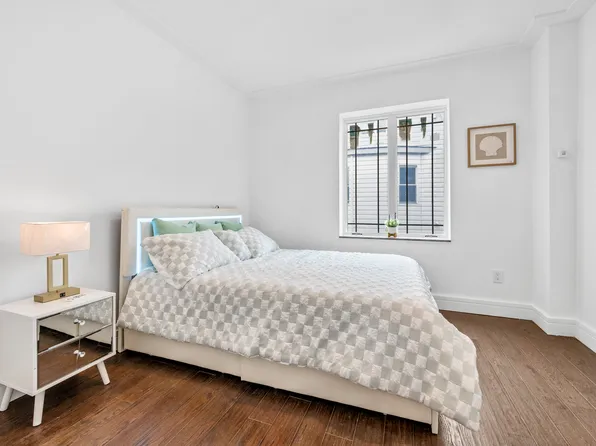 2335 Bath Avenue image 9 of 23