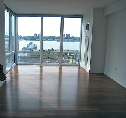 Rented by MLX | media 18