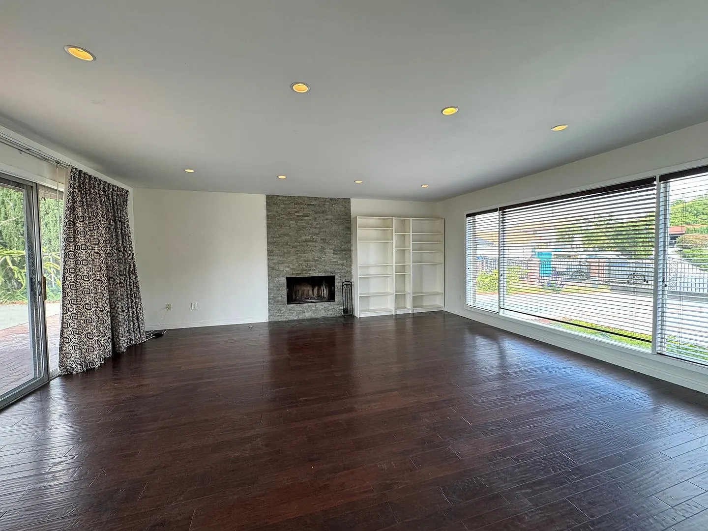 Four Bedroom, Three Bathroom House in Whittier Hillside Neighborhood — Photo 4