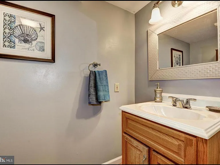 5234 Saint Genevieve Pl — Photo 9