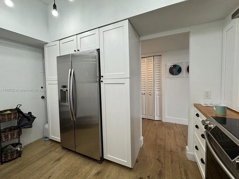 11930 N Bayshore Dr #Penthouse 10 — Photo 8