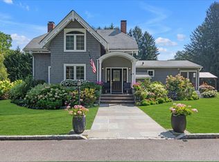 79 Cove Rd, Oyster Bay, NY 11771