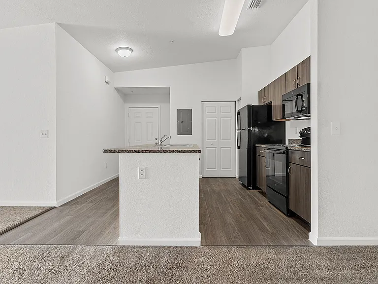 Palm Springs Apartments — Photo 27