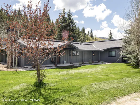 1800 E River Dr, Jackson, WY 83001