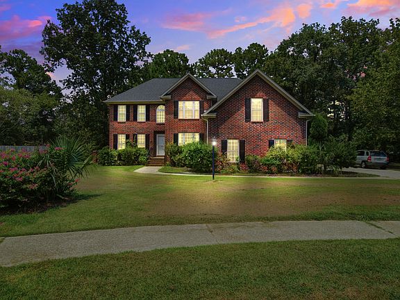 2nd image of 150 Haleswood Cir
