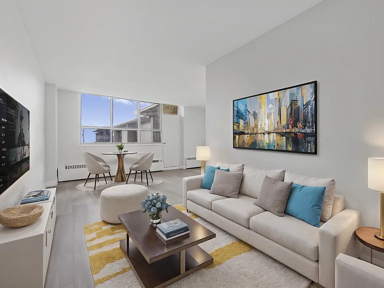 65 Thorncliffe Park Dr #2108 — Photo 6