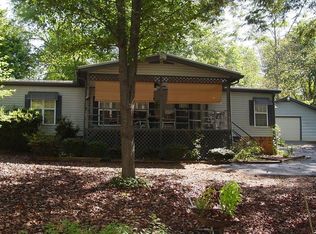 3768 Woods Creek Dr, Young Harris, GA 30582