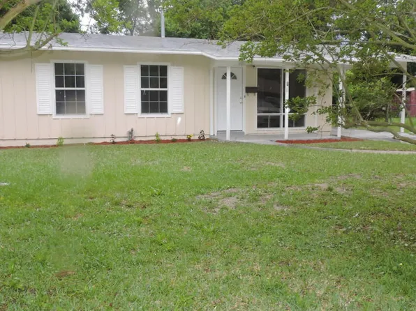 912 Pheasant Dr, Jacksonville, FL 32218