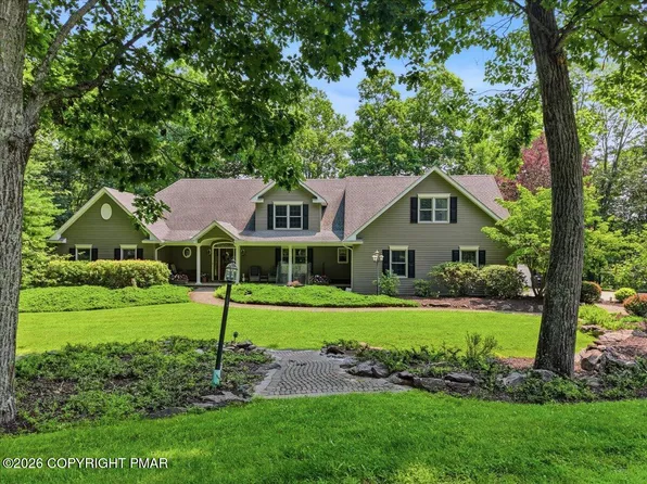 120 Indianwood Dr, Stroudsburg, PA 18360