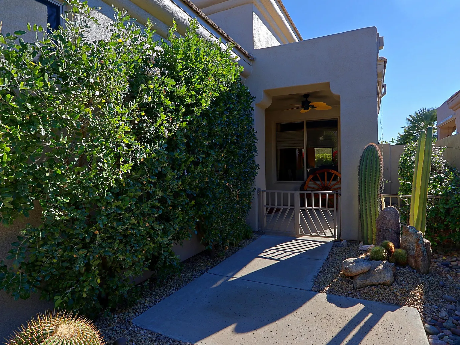 2 bed, 2.0 bath, 1409 sqft, $2,500 — Photo 2