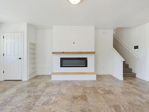 5th image of 271 1/2 Nashua Ln