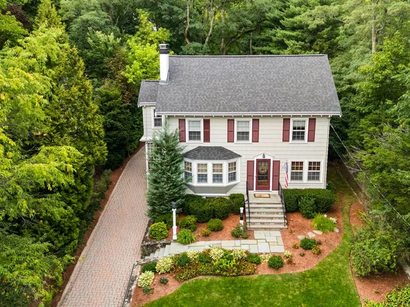 216 Bellevue Rd, Watertown, MA 02472