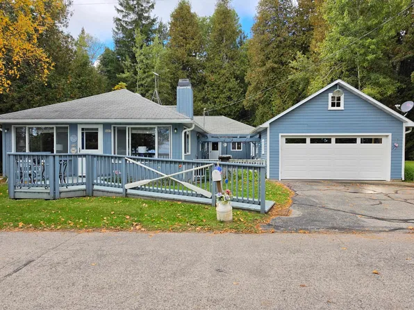 9497 N Bay Dr, Baileys Harbor, WI 54202