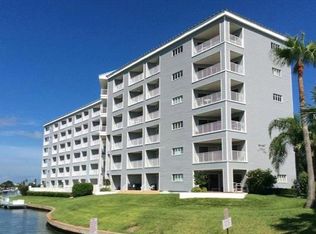 610 Island Way APT 104, Clearwater, FL 33767