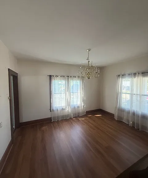 105 N Logan St — Photo 5