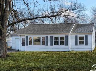 718 Crestline Dr, Lawrence, KS 66049