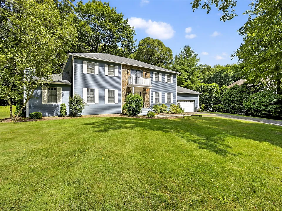 92 Brook Hollow Dr