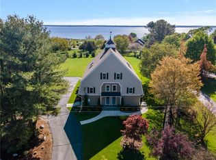 30 Lighthouse Ln, Warwick, RI 02889