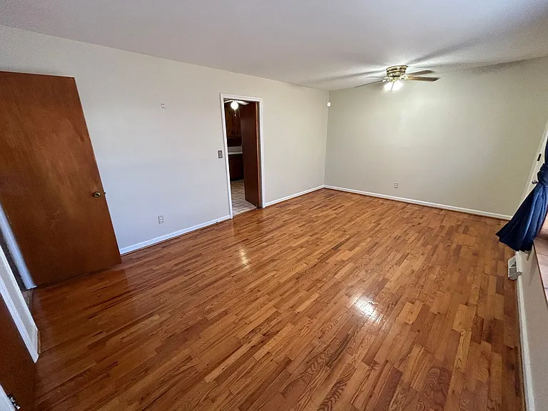 4 Van Tassel Dr SE — Photo 6