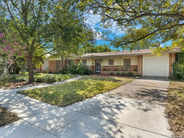 346 Sandalwood Ln., San Antonio, TX 78216