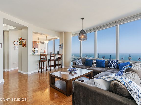 4th image of 1211 S Prairie Ave APT 5002