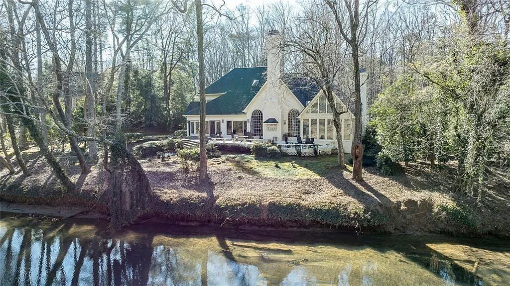 5 bed, 4.5 bath, 5561 sqft, $7,500 — Photo 4