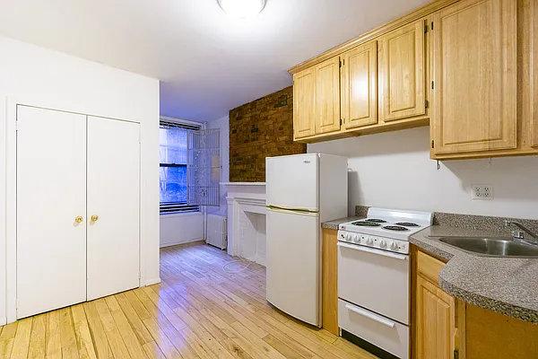Rented by City Connections Realty | media 6