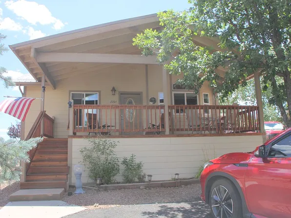 2201 Rodeo Rd, Overgaard, AZ 85933