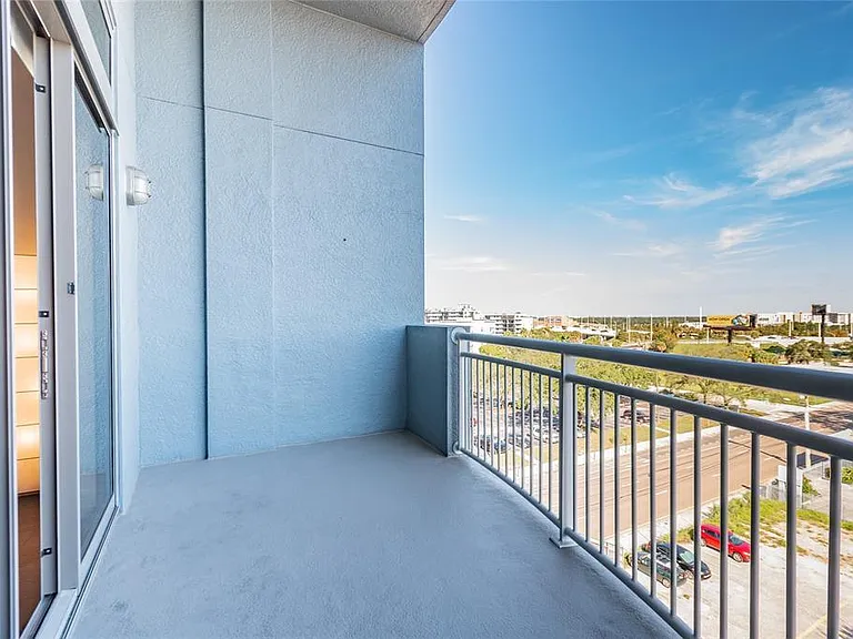 1108 N Franklin St #703 — Photo 12
