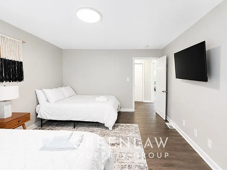 999 Washington St SW — Photo 16