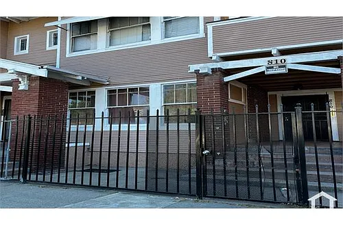 810 N Sutter St Photo 1