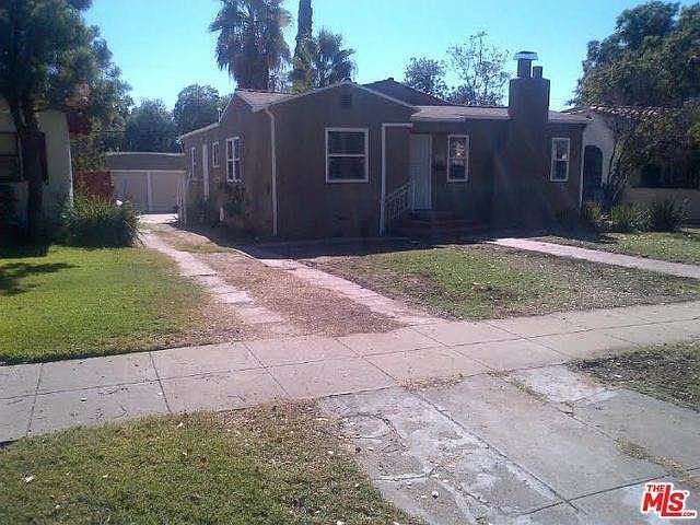 2nd image of 423 W 24th St