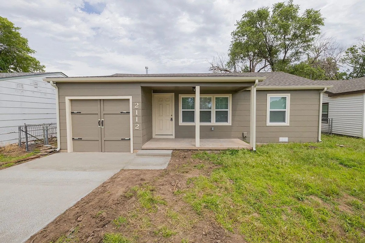 3 bed, 1240 sqft, $1,195 — Photo 1