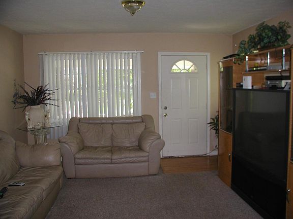 2nd image of 1208 N Temple Ave