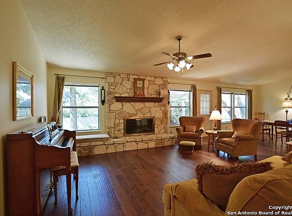 5th image of 13614 Oak Cabin