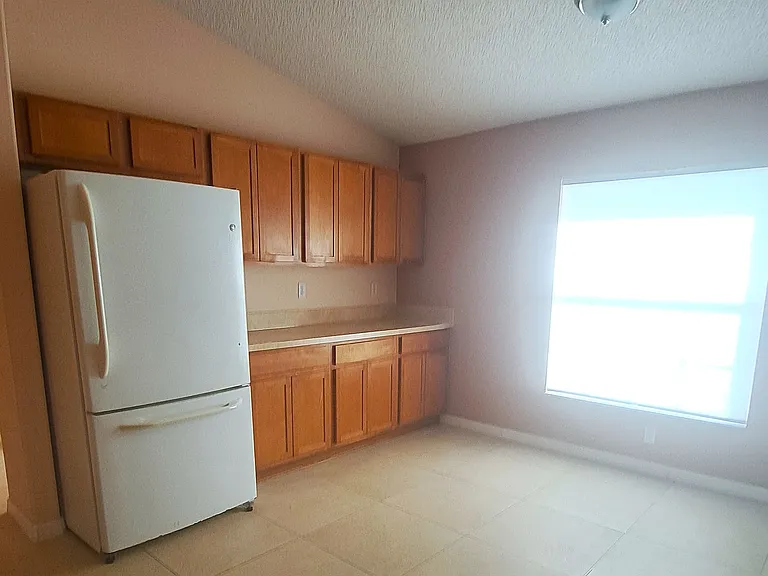 16 Lloshire Path — Photo 9