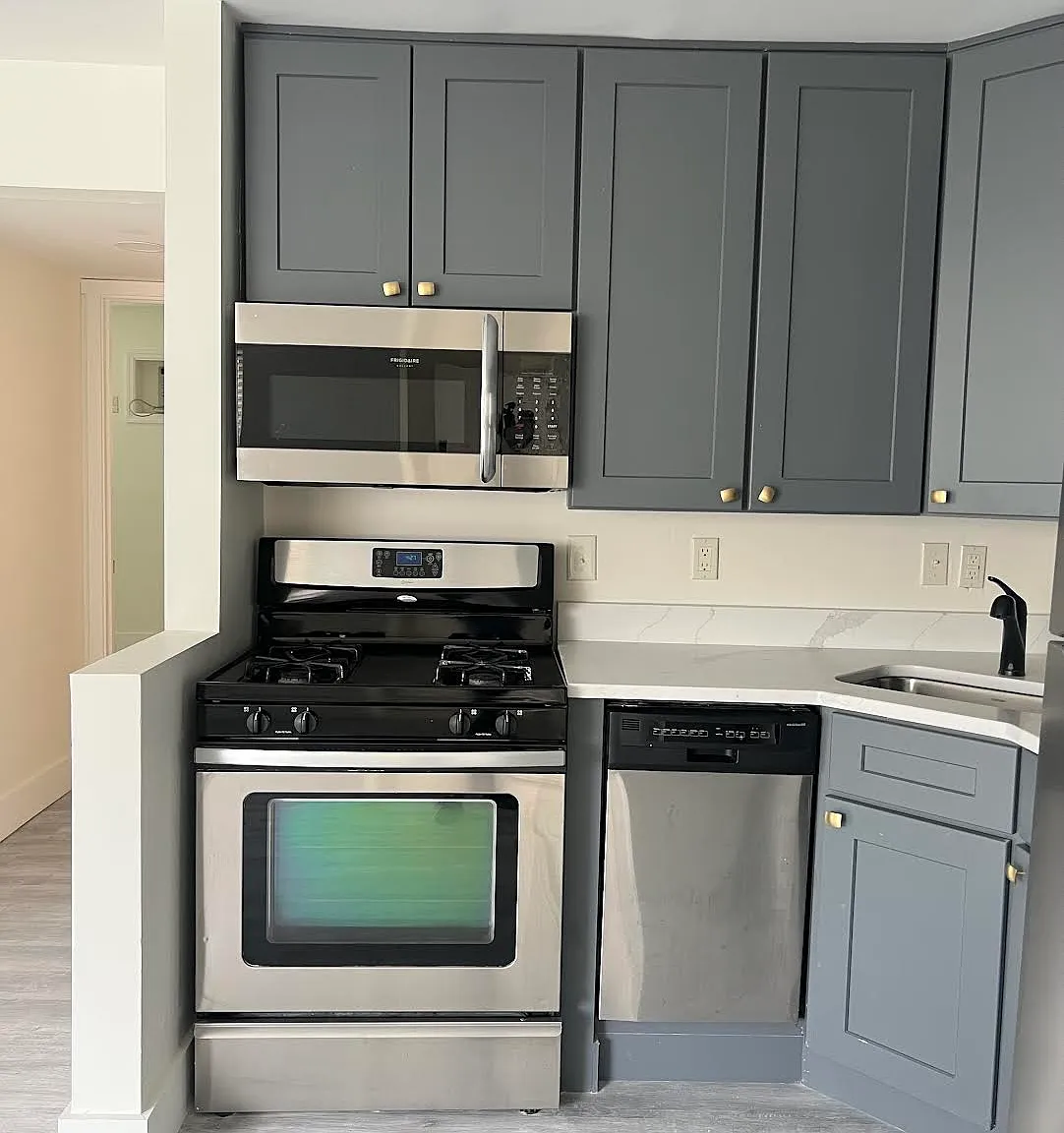 1 bed, 750 sqft, $1,200 — Photo 2
