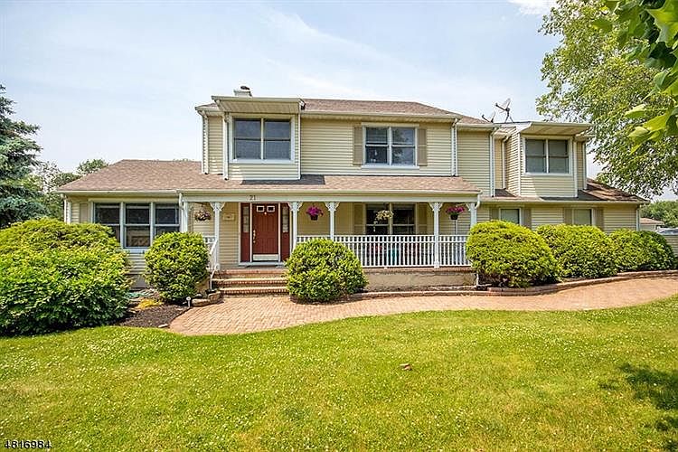 1st image of 21 Lauren Ln
