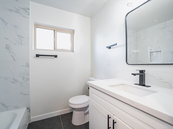 4th image of 4576 Felton St #4