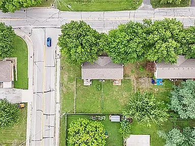 406 NE Independence Ave #A — Photo 3