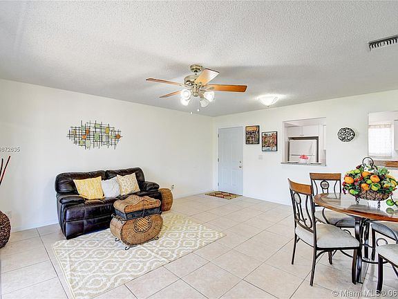 2nd image of 420 NE 17th Ave APT 6