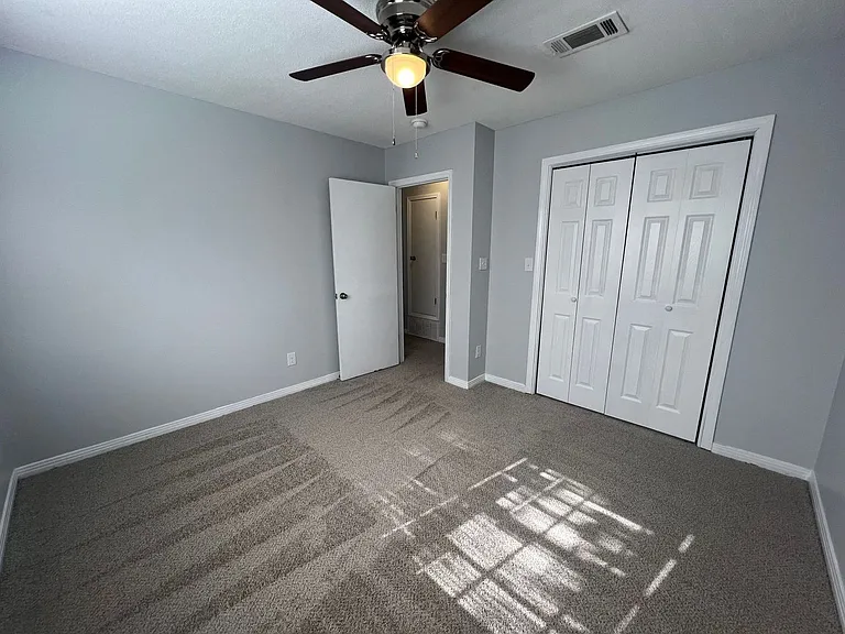 405 Schubert Dr #C — Photo 12