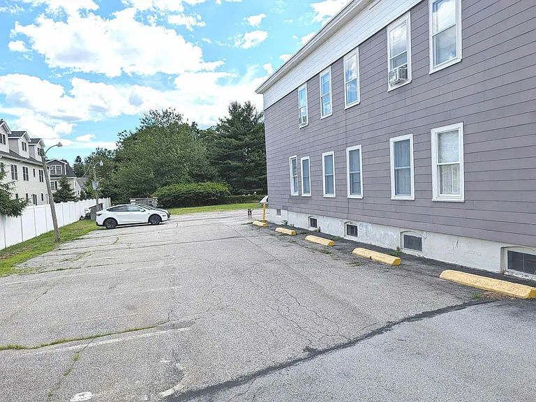 685 Massabesic St #2 — Photo 10