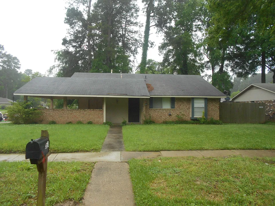 3501 Baywood Dr