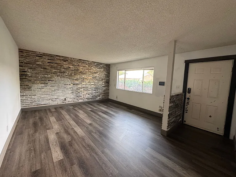551 Wonder St — Photo 2