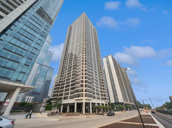 360 E Randolph St APT 905, Chicago, IL 60601